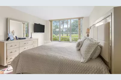 3800  Oaks Clubhouse Dr, Unit #110, Pompano Beach, FL 33069 - Photo 37