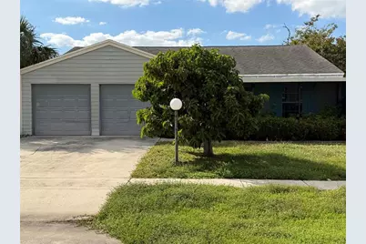 5067  Canal Cir E, Lake Worth, FL 33467 - Photo 9