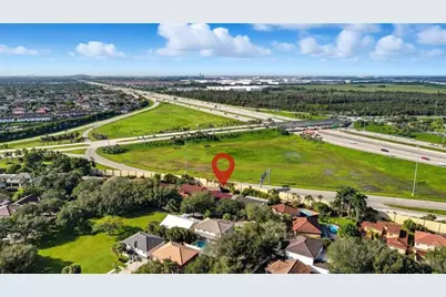 8994 NW 187th St, Hialeah, FL 33018 - Photo 23
