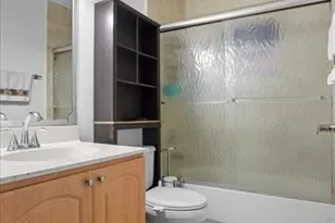 8994 NW 187th St, Hialeah, FL 33018 - Photo 15