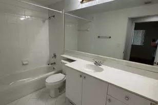 10700 NW 66th St, Doral, FL 33178 - Photo 17