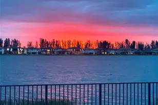 9025 Parkland Bay Dr, Parkland, FL 33076 - Photo 5