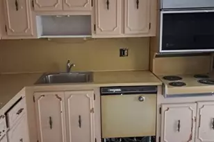 3051 S Palm Aire Dr, Pompano Beach, FL 33069 - Photo 9