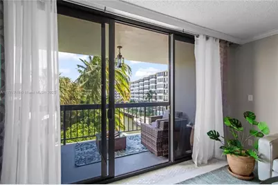 4800  Bayview Dr, Unit #402, Fort Lauderdale, FL 33308 - Photo 13