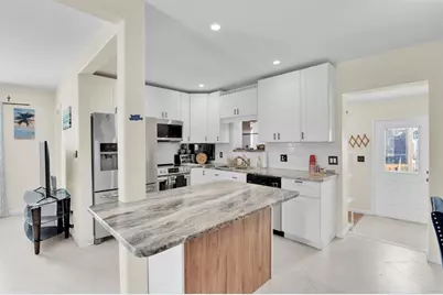 5221 NE 16th Ave, Pompano Beach, FL 33064 - Photo 5