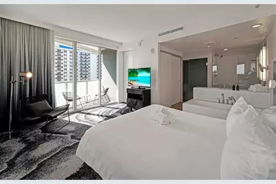 3101  Bayshore Dr, Unit #709, Fort Lauderdale, FL 33304 - Photo 9