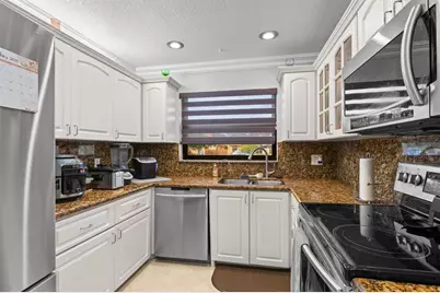 9119  Limetree Ln, Unit #169, Pembroke Pines, FL 33024 - Photo 5