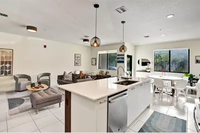 8001 NW 41st St, Unit #109, Doral, FL 33166 - Photo 13