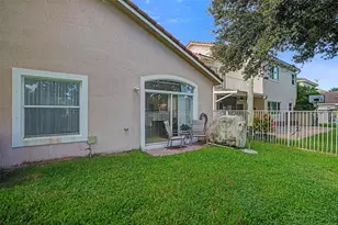 1885 NW 74th Way, Pembroke Pines, FL 33024 - Photo 11