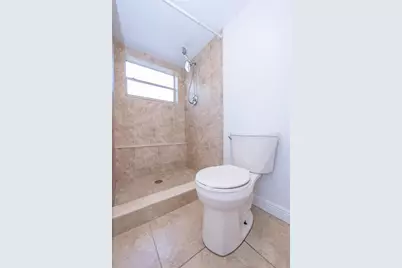 9471  Evergreen Pl, Unit #201, Davie, FL 33324 - Photo 11