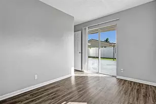 949 SE 10th Ct, Pompano Beach, FL 33060 - Photo 35