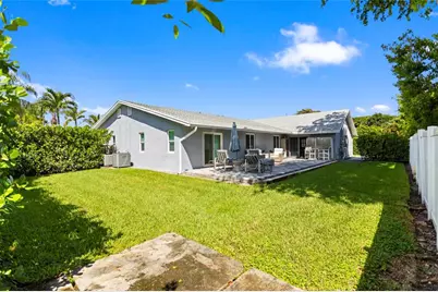 1402 NE 34th St, Oakland Park, FL 33334 - Photo 23