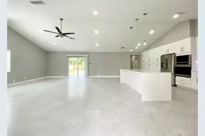 1402 NE 34th St, Oakland Park, FL 33334 - Photo 3