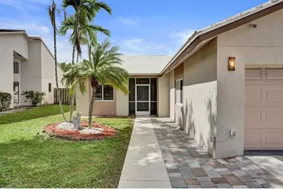 6128  Strawberry Lakes Cir, Lake Worth, FL 33463 - Photo 3