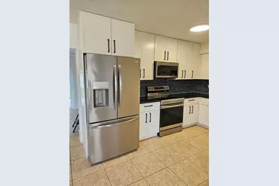 10680 SW 4th St, Sweetwater, FL 33174 - Photo 9