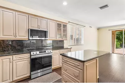 1325  Camellia Cir, Weston, FL 33326 - Photo 11