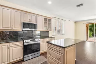 1325 Camellia Cir, Weston, FL 33326 - Photo 11