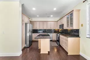 1325 Camellia Cir, Weston, FL 33326 - Photo 9