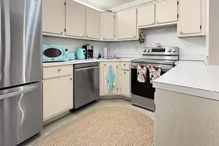 320 Knotty Pine Cir, Greenacres, FL 33463 - Photo 3