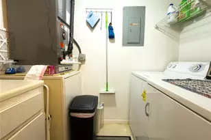 320 Knotty Pine Cir, Greenacres, FL 33463 - Photo 15