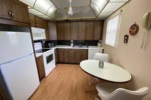 4101 Oakridge V, Deerfield Beach, FL 33442 - Photo 5