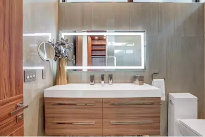 671  Middle River Dr, Fort Lauderdale, FL 33304 - Photo 79