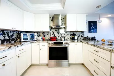 2450  Presidential Way, Unit #1006, West Palm Beach, FL 33401 - Photo 13