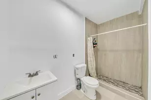 16010 NE 5th Ave, Miami, FL 33162 - Photo 29