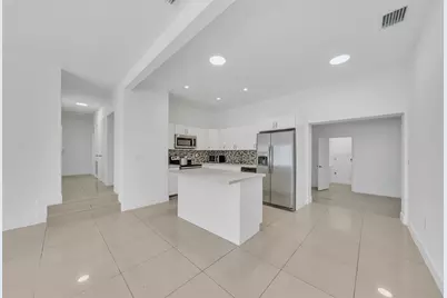 16010 NE 5th Ave, Miami, FL 33162 - Photo 11