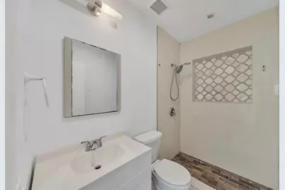 16010 NE 5th Ave, Miami, FL 33162 - Photo 17