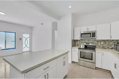 16010 NE 5th Ave, Miami, FL 33162 - Photo 5