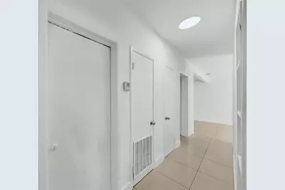 16010 NE 5th Ave, Miami, FL 33162 - Photo 23