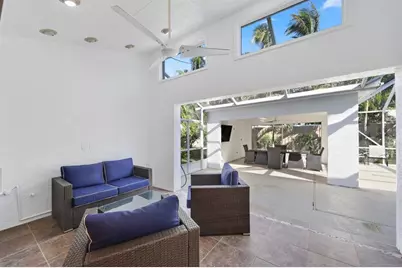 735 NE 6th St, Boca Raton, FL 33432 - Photo 23