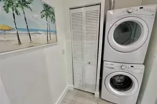 1920 NE 26th Dr, Wilton Manors, FL 33306 - Photo 23