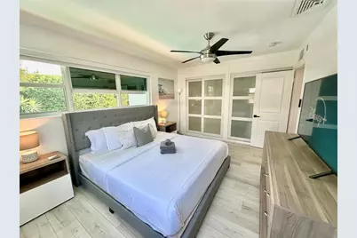 1920 NE 26th Dr, Wilton Manors, FL 33306 - Photo 21