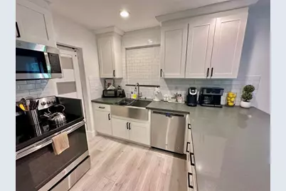 1920 NE 26th Dr, Wilton Manors, FL 33306 - Photo 7