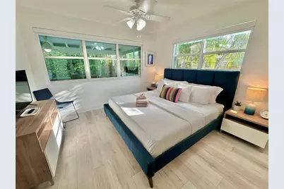 1920 NE 26th Dr, Wilton Manors, FL 33306 - Photo 17