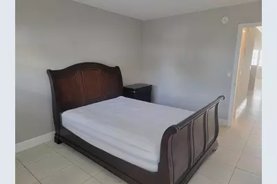 2100 N Diana Dr, Unit #107, Hallandale Beach, FL 33009 - Photo 7