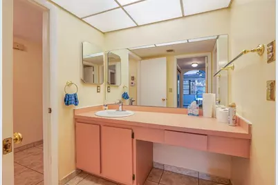 6010 S Falls Circle Dr, Unit #305, Lauderhill, FL 33319 - Photo 17