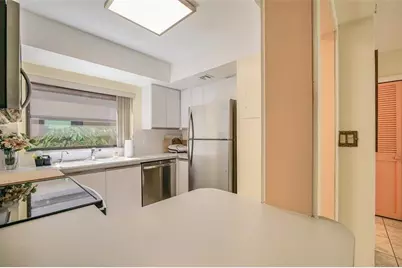 6010 S Falls Circle Dr, Unit #305, Lauderhill, FL 33319 - Photo 9