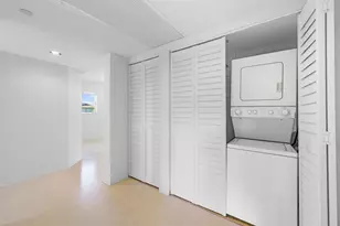 550 SW 137th Ave, Pembroke Pines, FL 33027 - Photo 19