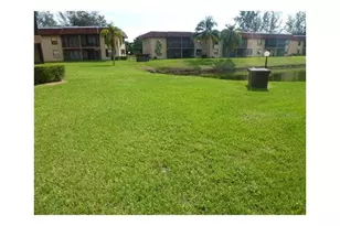 21895 Lake Forest Cir, Boca Raton, FL 33433 - Photo 23