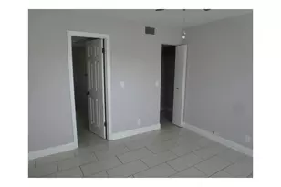 21895 Lake Forest Cir, Boca Raton, FL 33433 - Photo 9