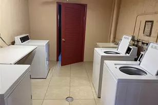 1005 Country Club Dr, Margate, FL 33063 - Photo 21