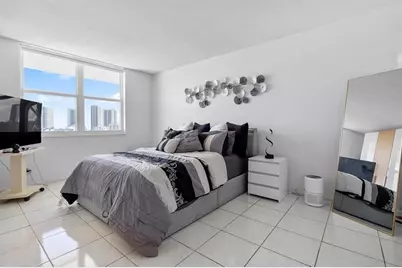 427  Golden Isles Dr, Unit #16H, Hallandale Beach, FL 33009 - Photo 9