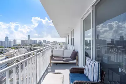 427  Golden Isles Dr, Unit #16H, Hallandale Beach, FL 33009 - Photo 13