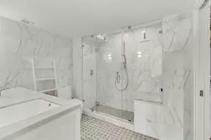 11930 N Bayshore Dr, North Miami, FL 33181 - Photo 25