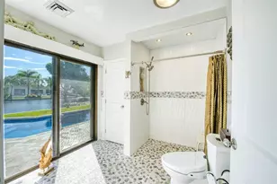 208 NE 30th St, Wilton Manors, FL 33334 - Photo 37