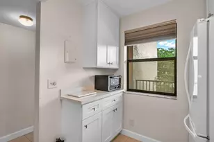 10402 Sunrise Lakes Blvd, Sunrise, FL 33322 - Photo 7