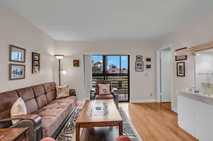 10402 Sunrise Lakes Blvd, Sunrise, FL 33322 - Photo 11